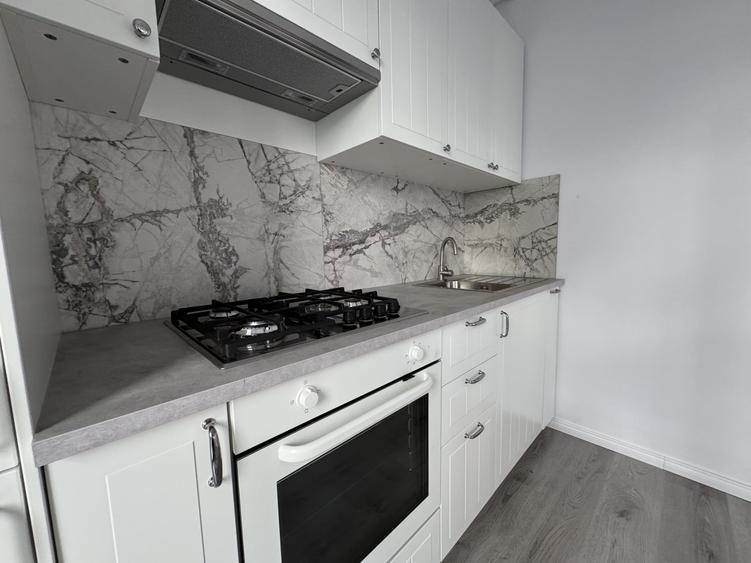 Apartament cu 2 camere decomandat, mobilat în 1 Decembrie