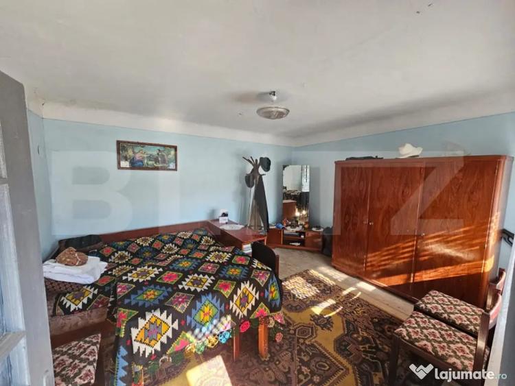 Casa din caramida, 4 camere, ?ura ?i curte mare S - 6
