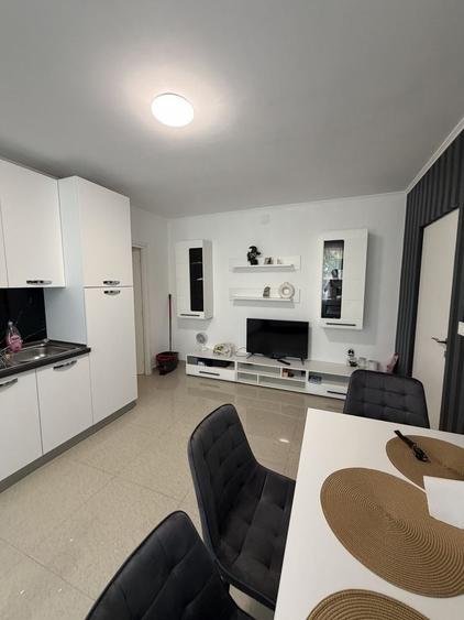 Apartament cu 3 camere decomandat în Rogerius