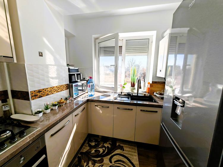 Apartament cu 3 camere decomandat, mobilat în Nord
