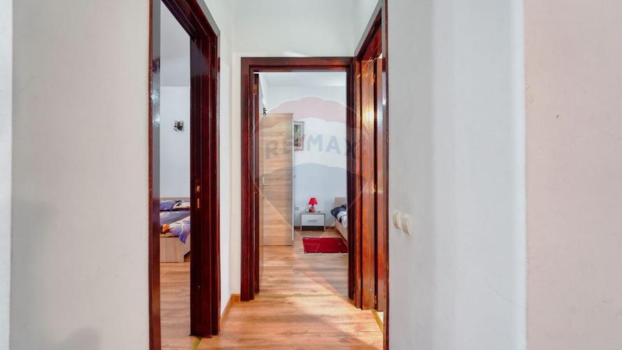 Casă cu 6 camere cu Teren 544 Mp în Cioplea