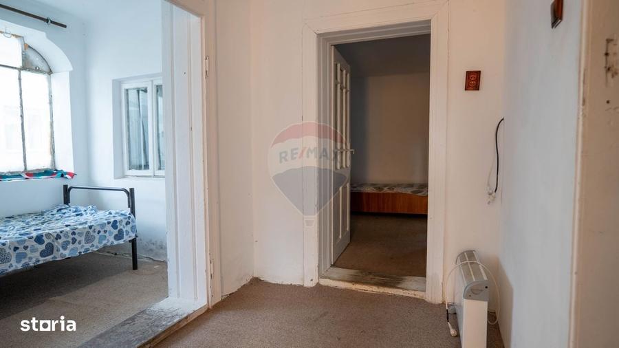 Casă cu 3 camere în Ungureni