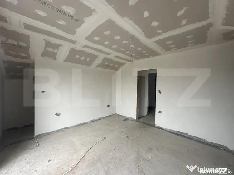Casă cu 4 camere cu Teren 300 Mp în Lazuri