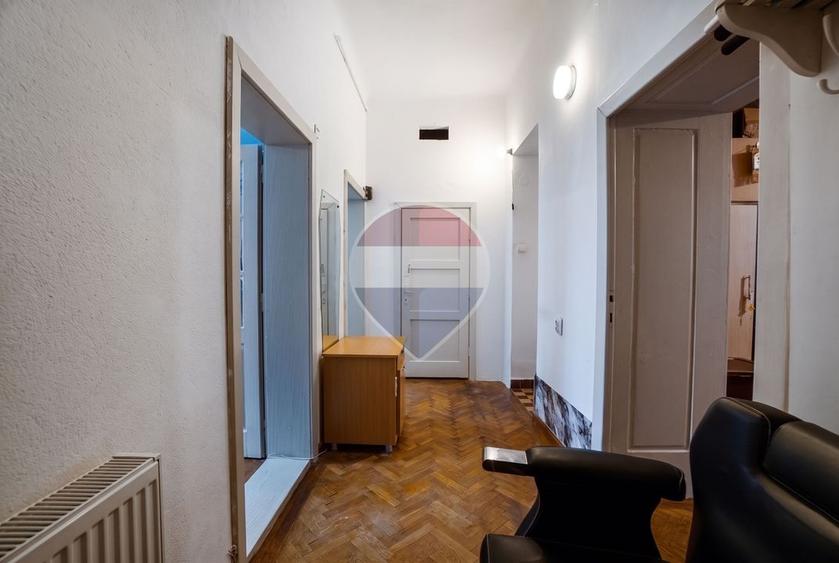 Apartament cu 3 camere decomandat în Centrul Istoric