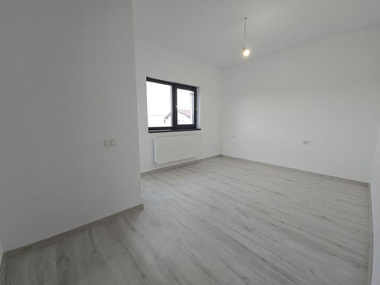 Vila la calcan | 4 Camere - 9