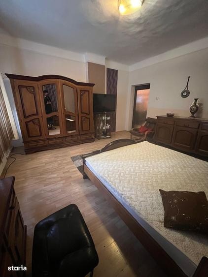Casă cu 4 camere în Central