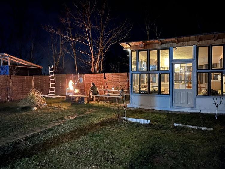 Casă cu 3 camere decomandat în Grădinari