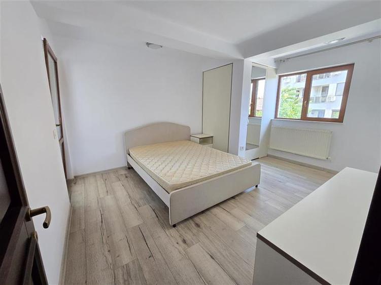 Super oferta! Apartament 3 camere, etaj 1, zona Palas Mall - 1