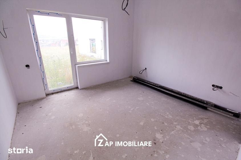 Casă cu 5 camere cu Teren 490 Mp în Corunca