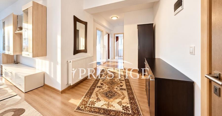 Apartament cu 3 camere decomandat, mobilat în Turnișor