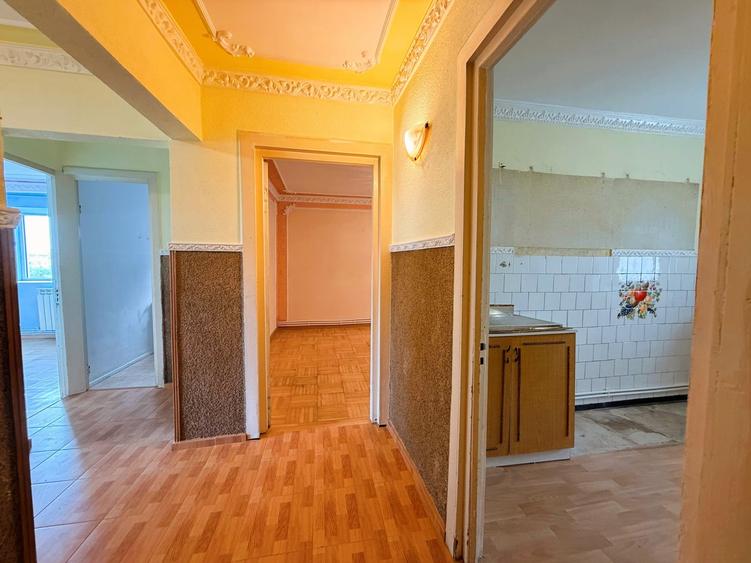 Apartament cu 4 camere decomandat în Frumoasa