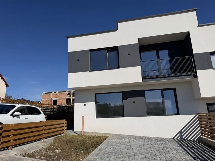 Casă cu 4 camere cu Teren 105 Mp în Central