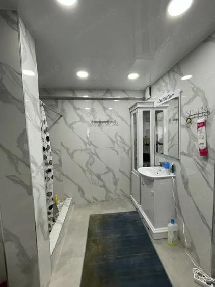 Apartament cu 2 camere decomandat în Florilor