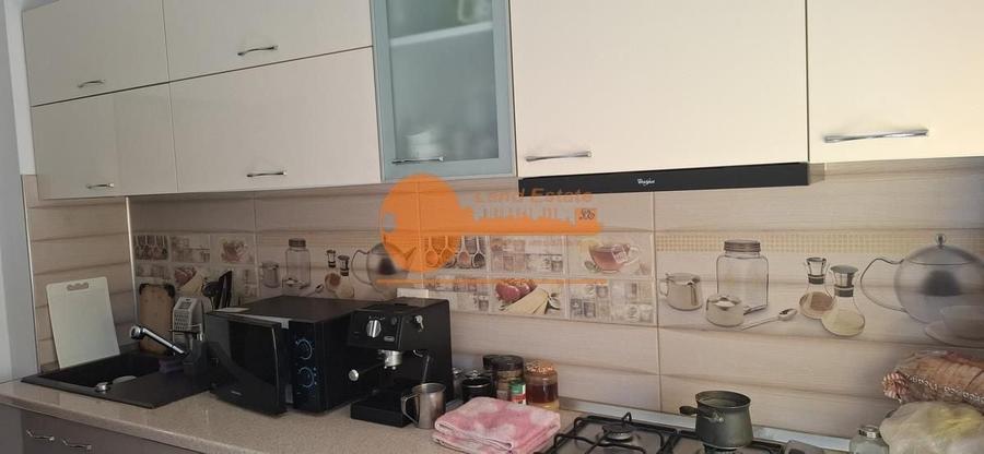 Apartament cu 2 camere decomandat, mobilat în Tei