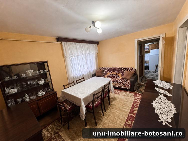 Apartament cu 3 camere semidecomandat în Central