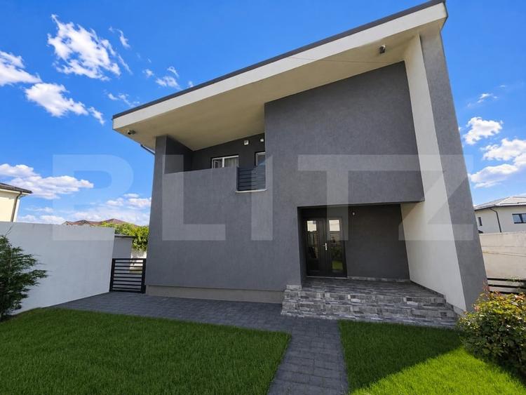 Casă individuală cu 3 camere cu Canalizare în Exterior Est