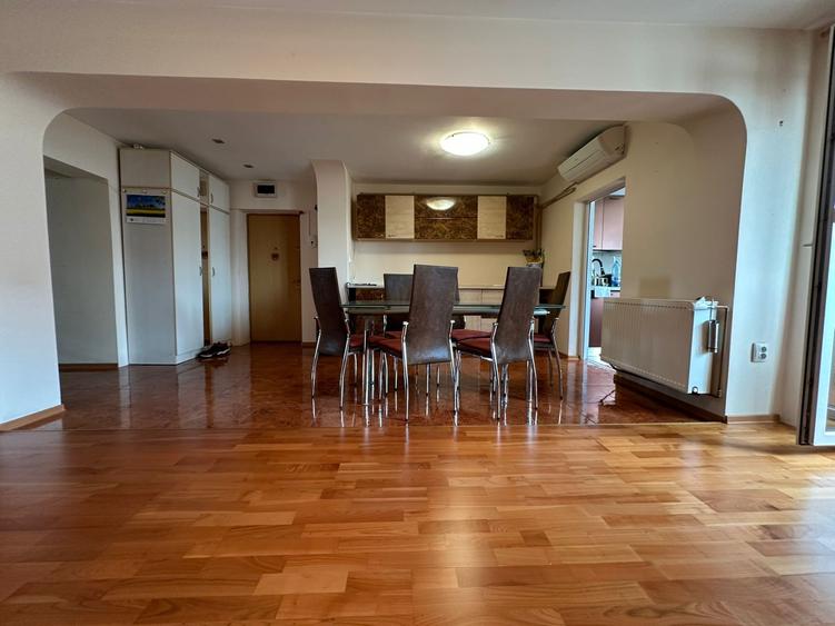 Apartament cu 3 camere decomandat, mobilat în Călărași