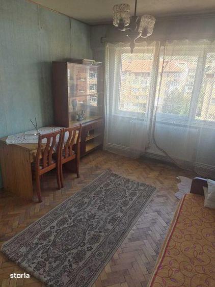 Apartament cu 2 camere decomandat în Petros