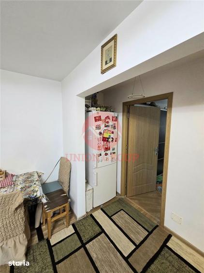 Apartament cu 3 camere, mobilat în Sud