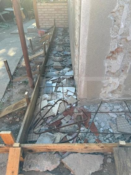 Casă individuală cu 3 camere cu Teren 950 Mp în Șimnicu de Sus