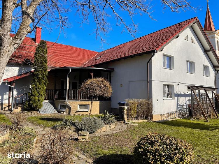 Casă cu Teren 867 Mp în Central