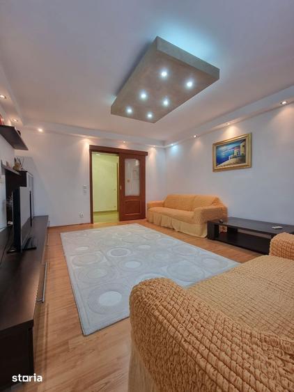 Apartament cu 4 camere decomandat în Matei Voievod