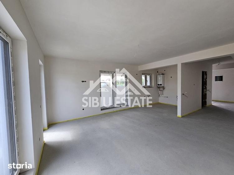 Casă cu 4 camere cu Teren 600 Mp în Țiglari