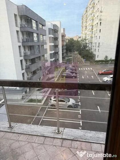 Apartament cu 3 camere decomandat în Parcul Circului