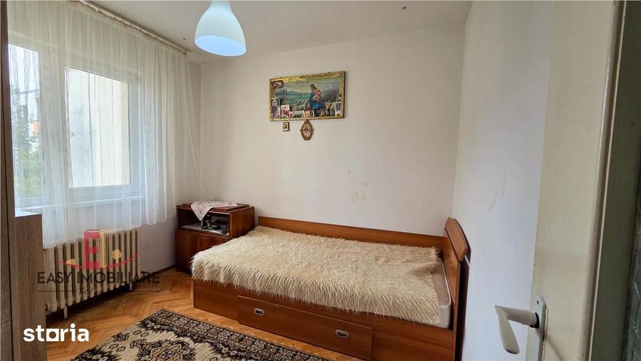 Apartament cu 3 camere decomandat în Dâmbu Pietros