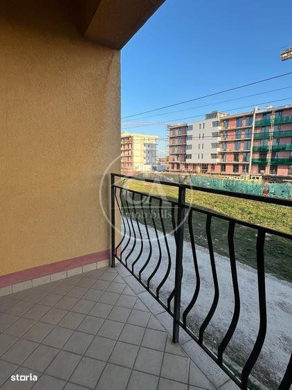 Apartament cu 4 camere decomandat în Rontău