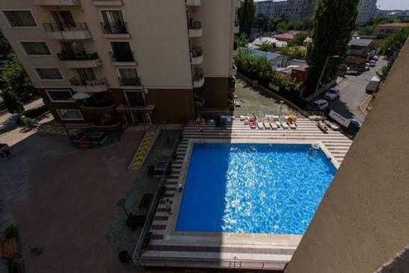 Apartament cu 4 camere decomandat în Dobroești