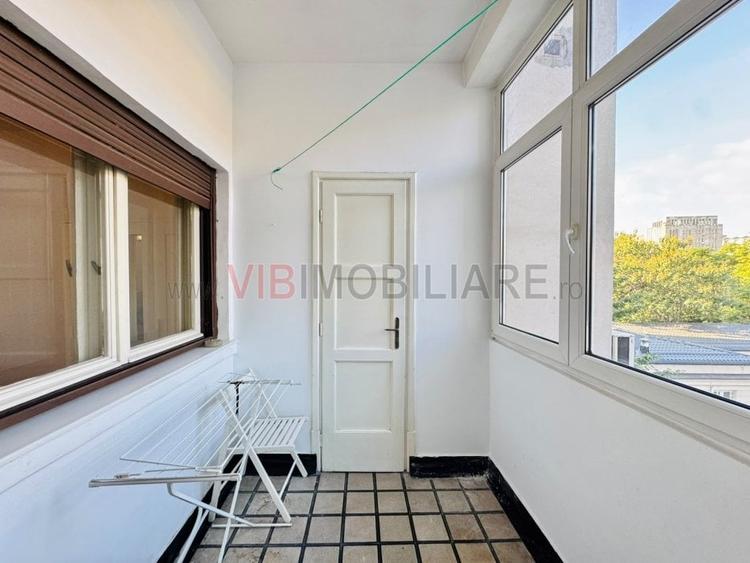Apartament cu 3 camere decomandat în Romană