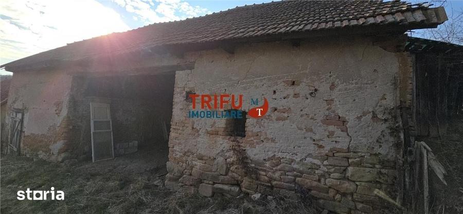 Casă cu 3 camere cu Teren 1827 Mp în Central