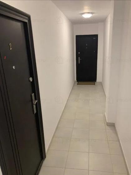 Apartament cu 3 camere semidecomandat, mobilat în 1 Mai