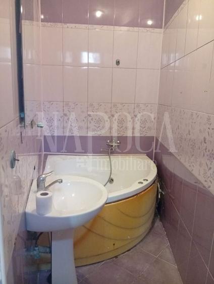 Apartament cu 2 camere semidecomandat, mobilat în Central