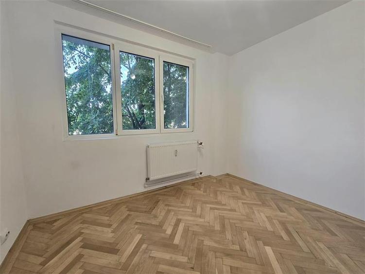 Apartament cu 2 camere semidecomandat în 1 Mai