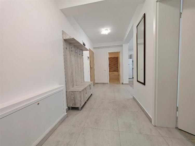 Apartament cu 3 camere decomandat, mobilat în Bartolomeu