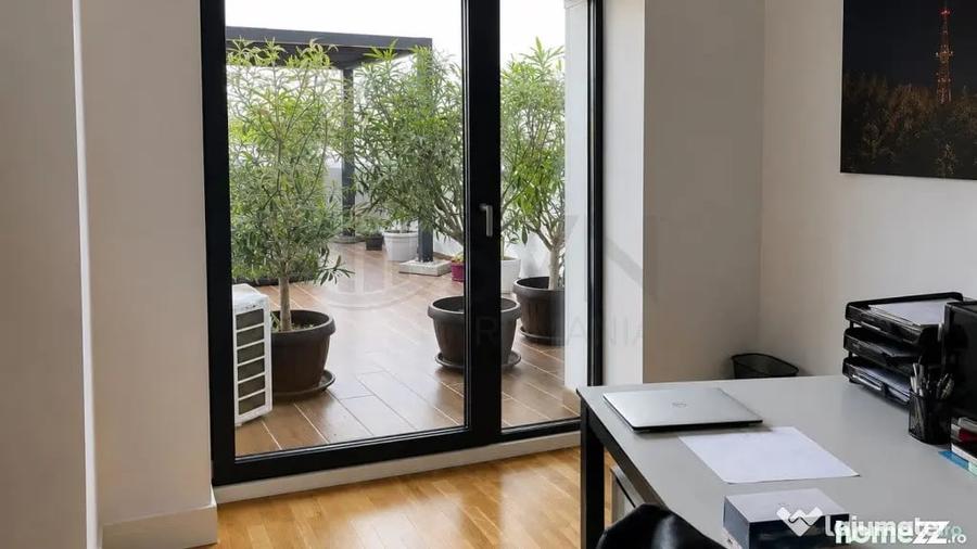 Apartament cu 4 camere semidecomandat în Barbu Văcărescu