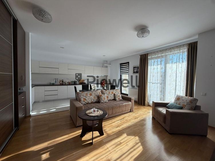 Apartament cu 2 camere semidecomandat, mobilat în Est
