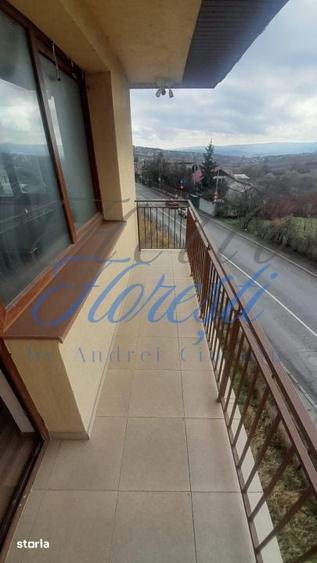Casă cu 6 camere cu Teren 837 Mp în Nord