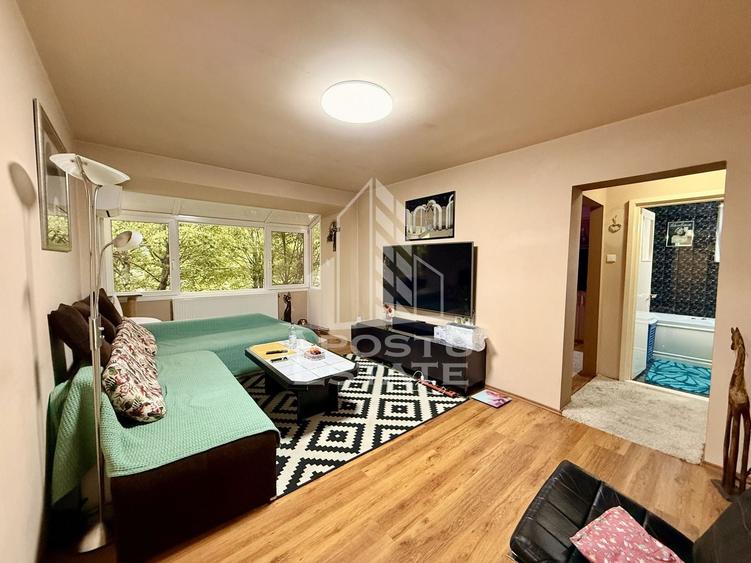 Apartament cu 2 camere semidecomandat, mobilat în Tipografilor