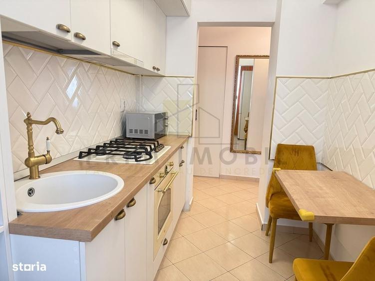 Apartament cu 2 camere decomandat în Hala Centrală