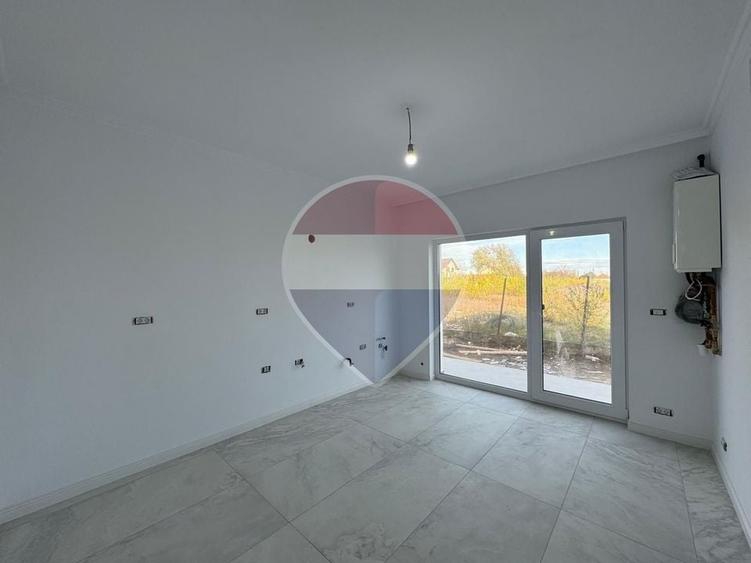 Casă individuală cu 4 camere cu Teren 222 Mp în Gai