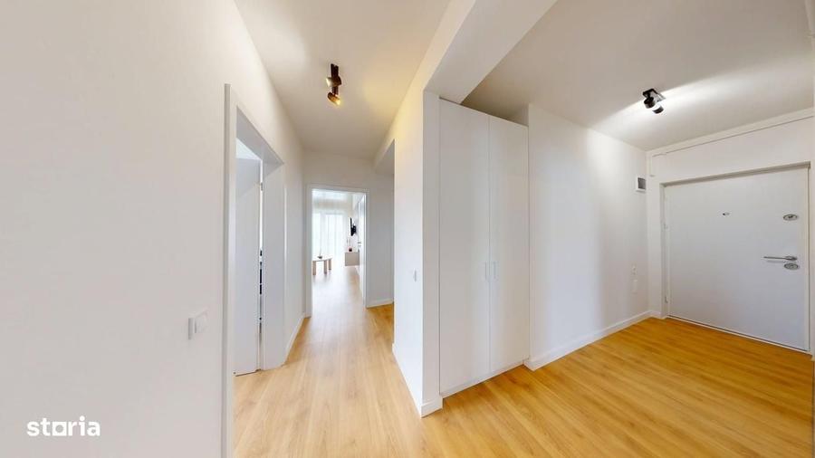 Apartament cu 4 camere în Cristian