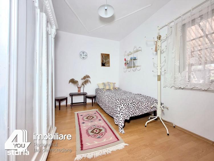 Casă cu 7 camere cu Teren 864 Mp în Târnova