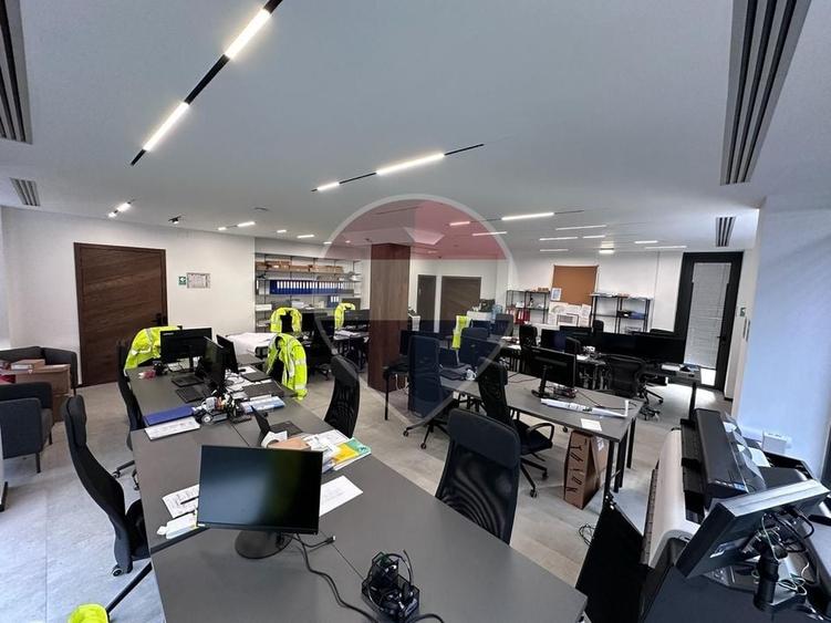 Spațiu comercial, de 90 mp, în Nufărul