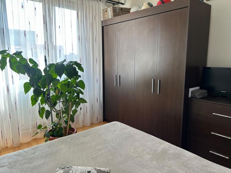 Apartament cu 3 camere semidecomandat în Astra