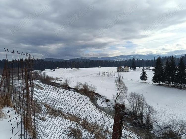 Casă cu 3 camere cu Teren 3900 Mp în Poiana Stampei