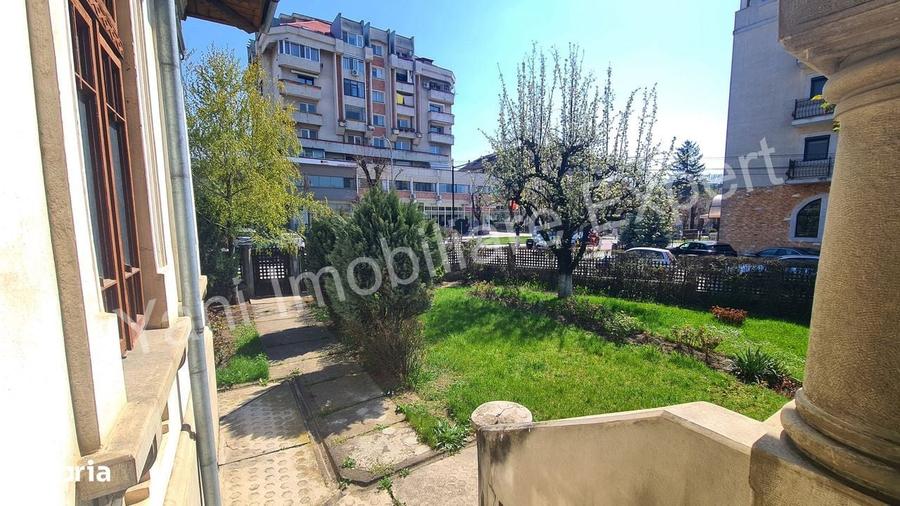 Casă cu 4 camere în Central