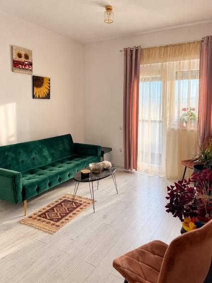 Apartament cu 3 camere decomandat, mobilat în Central